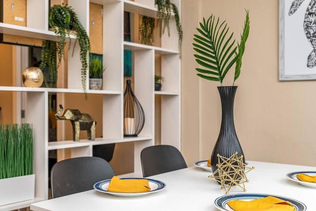 Vakantiehuis Downtown! 2bd View Onsite Parking King Lm809
